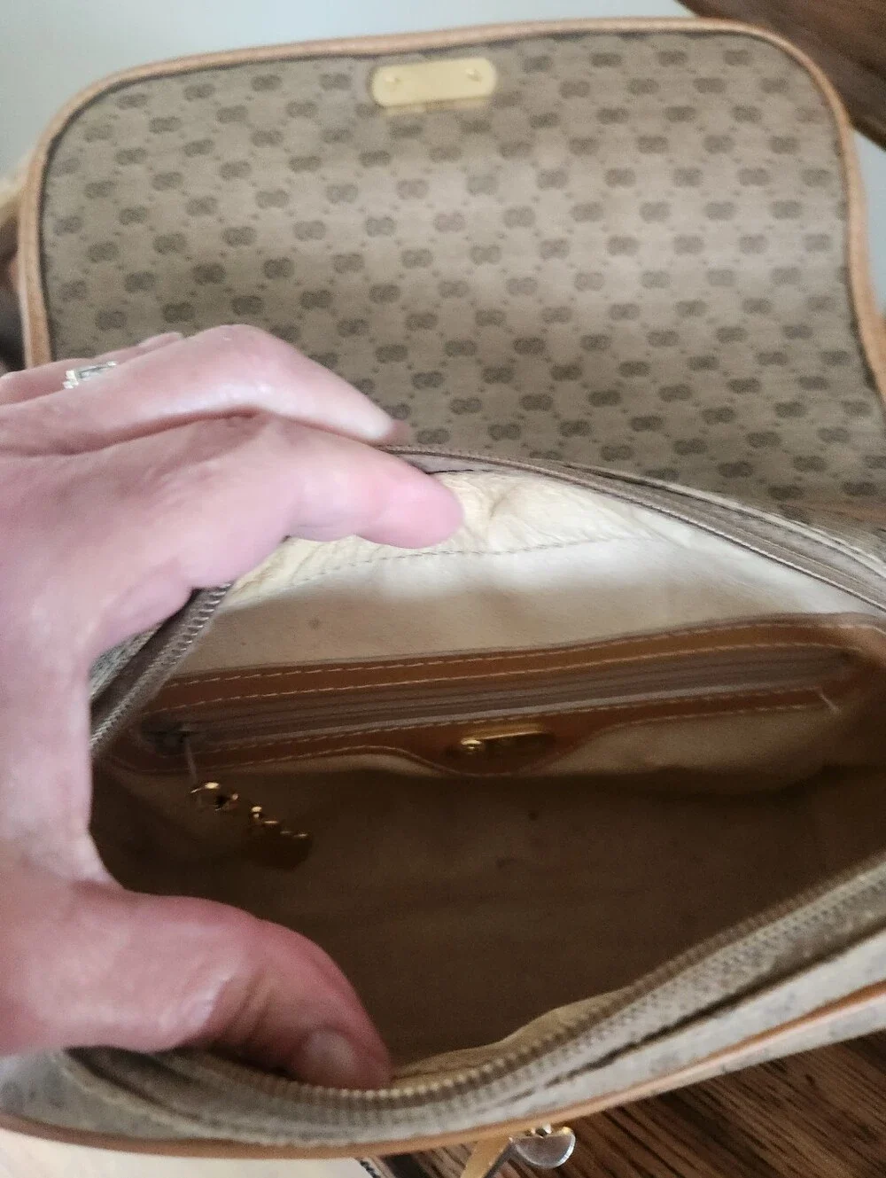 Gucci Beige Tan Monogram Micro GG Vintage Crossbody Bag with Matching Wallet - Picture 9 of 15